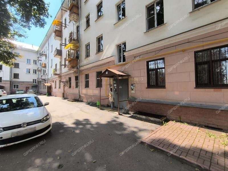 помещение под торговую площадь на улице Челюскинцев