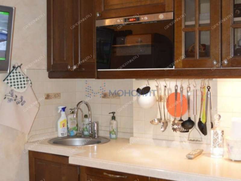 трёхкомнатная квартира на Перекопской улице дом 10