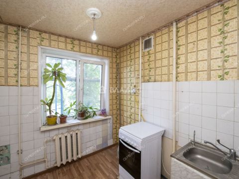 2-komnatnaya-ul-yuliusa-fuchika-d-37 фото