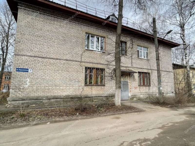 двухкомнатная квартира на улице Ладыжникова дом 3