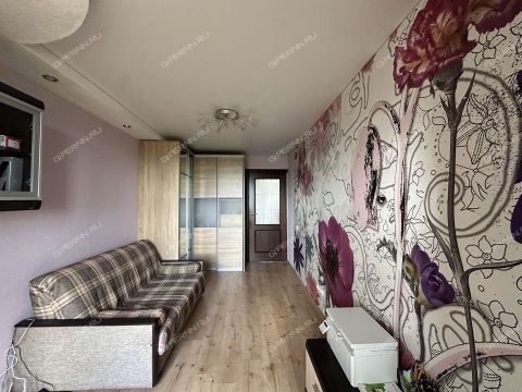3-komnatnaya-ul-strokina-d-14 фото