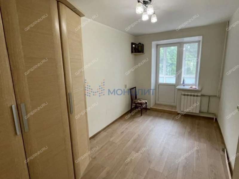 трёхкомнатная квартира в 2-м микрорайоне дом 20 город Кстово