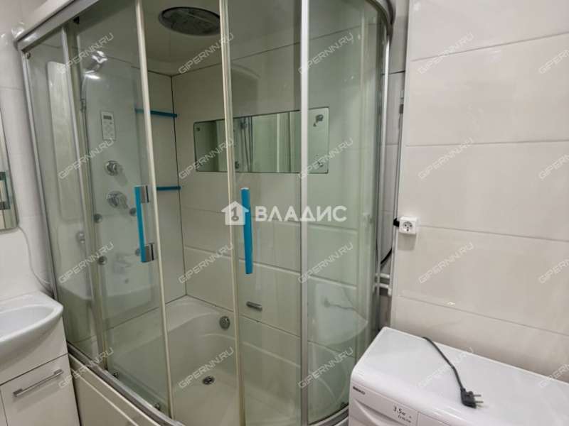 трёхкомнатная квартира на улице Луначарского дом 10/16