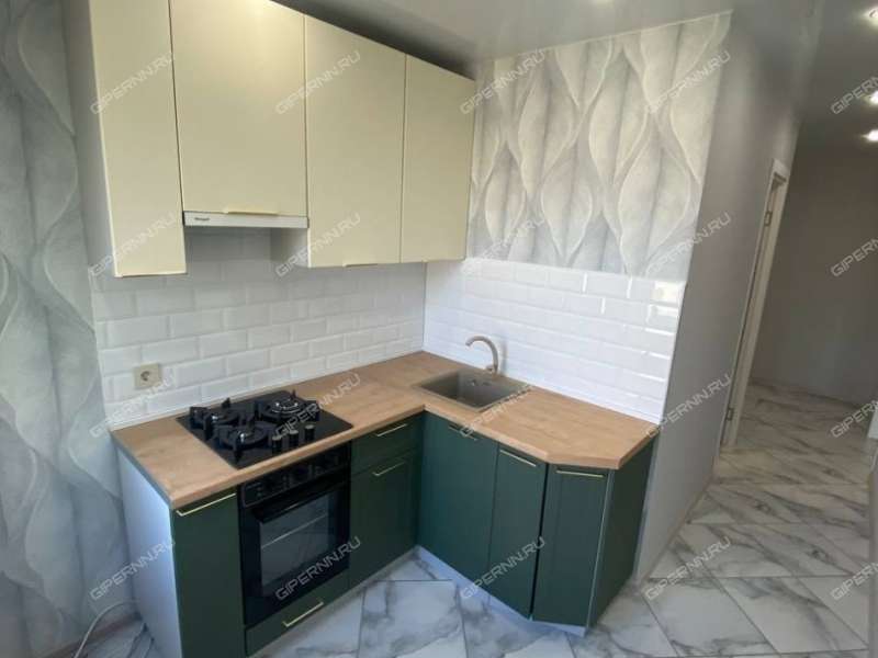 трёхкомнатная квартира в 3-м микрорайоне дом 16 город Кстово