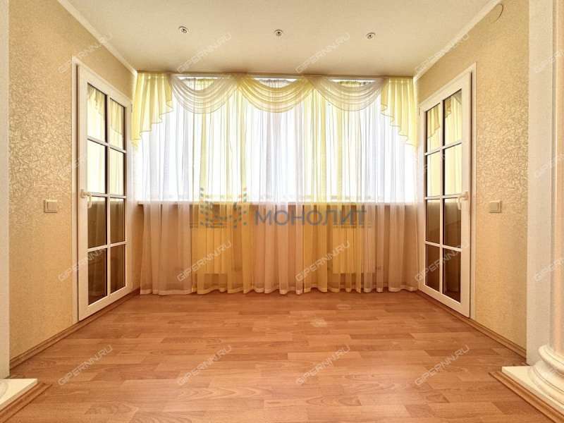 трёхкомнатная квартира на Керченской улице дом 28