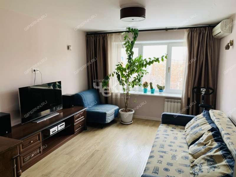 трёхкомнатная квартира на Полтавской улице дом 2А