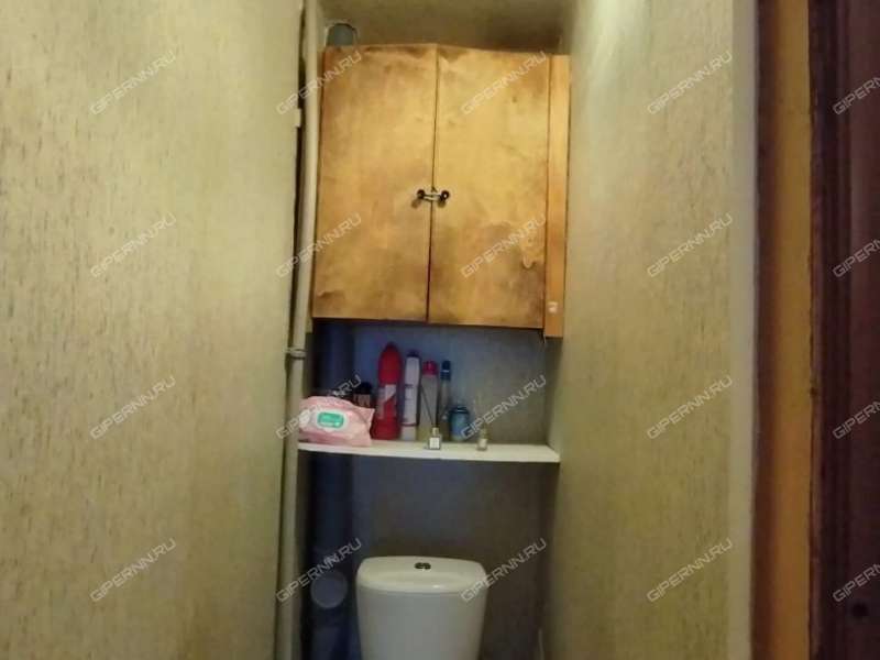 четырёхкомнатная квартира в 2-м микрорайоне дом 1 город Кстово