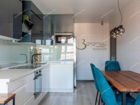 3-komnatnaya-b-r-60-letiya-oktyabrya-d-21-k1 фото