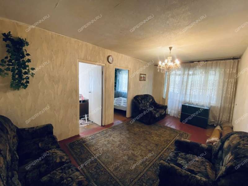 трёхкомнатная квартира на проспекте Бусыгина дом 18