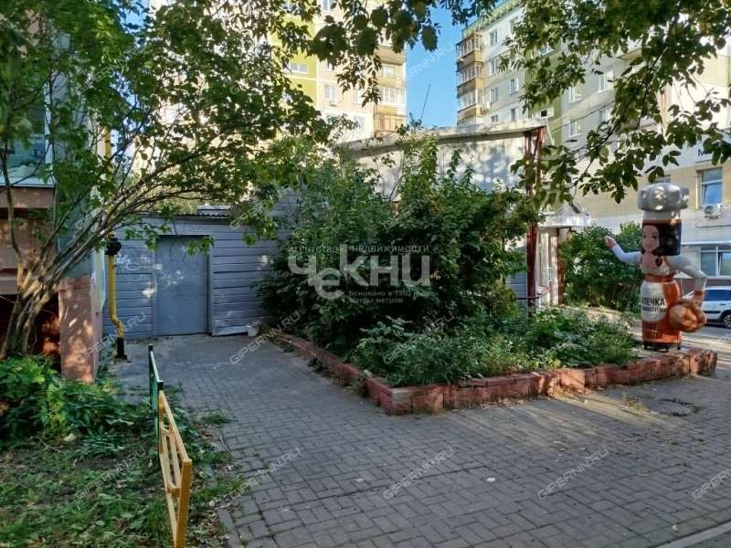 помещение под коммерческую недвижимость на Ижорской улице