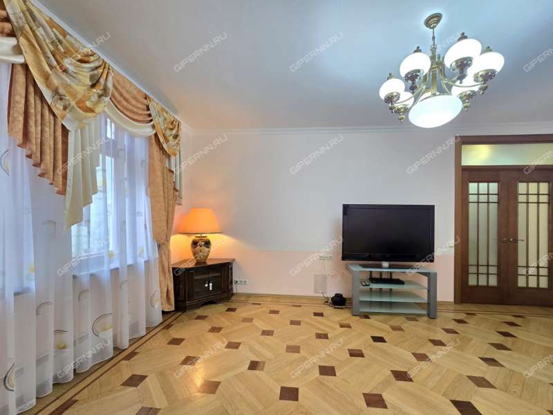 трёхкомнатная квартира на Славянской улице дом 21