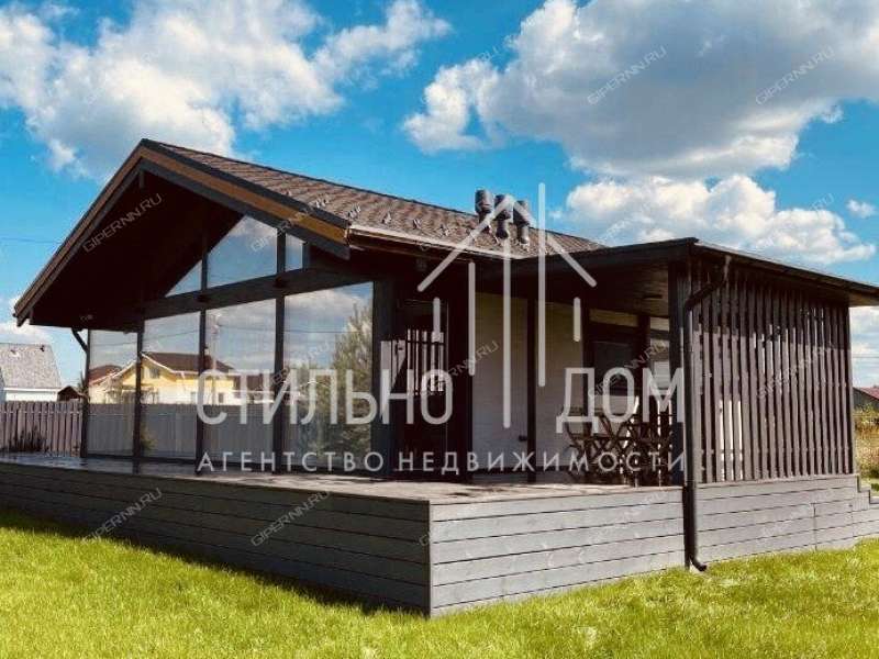 дом на Молодёжной улице деревня Новоликеево