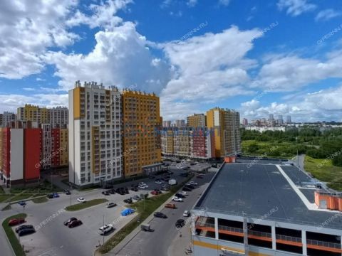 4-komnatnaya-ul-romantikov-d-15 фото