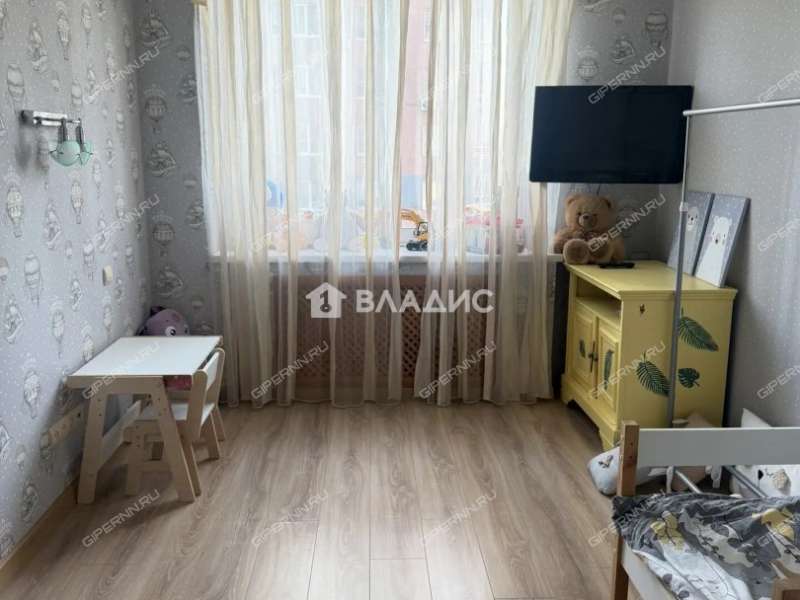 трёхкомнатная квартира на улице Родионова дом 165 к1