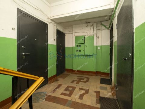 4-komnatnaya-ul-surikova-d-16 фото