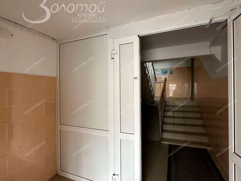 трёхкомнатная квартира на улице Строкина дом 9