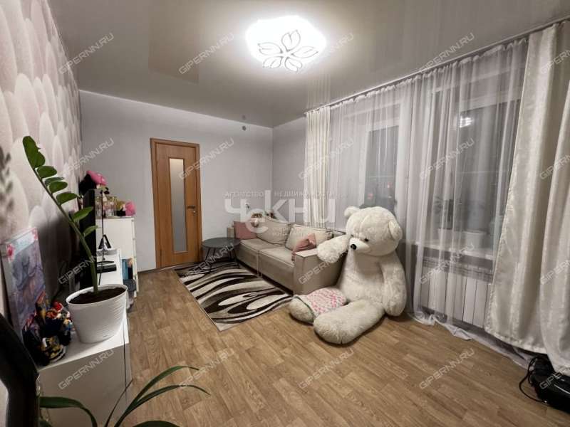 трёхкомнатная квартира на Молодёжном проспекте дом 70