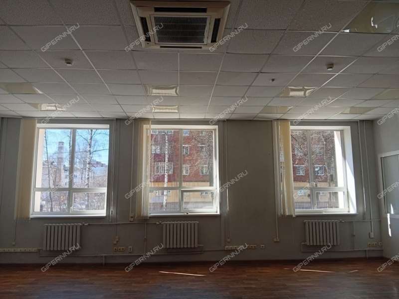 помещение под торговую площадь на Полтавская ул. 32