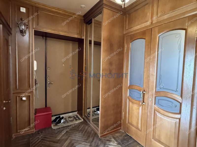 трёхкомнатная квартира на Верхне-Волжской набережной дом 15