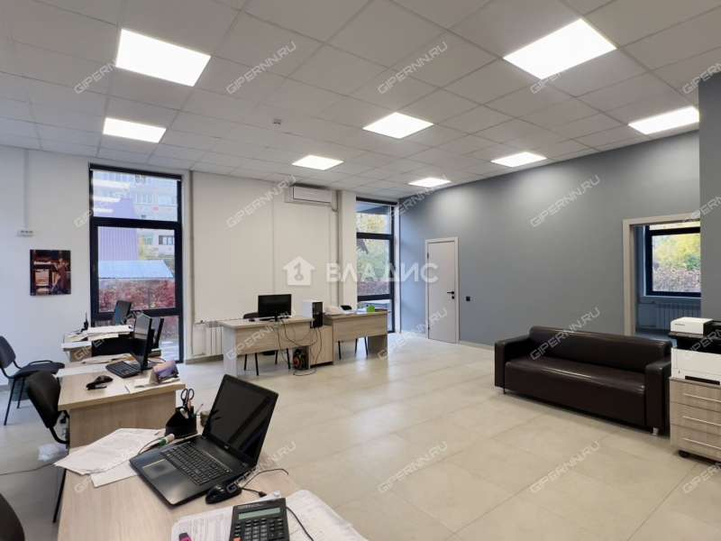 здание под офис на улице Маршала Казакова