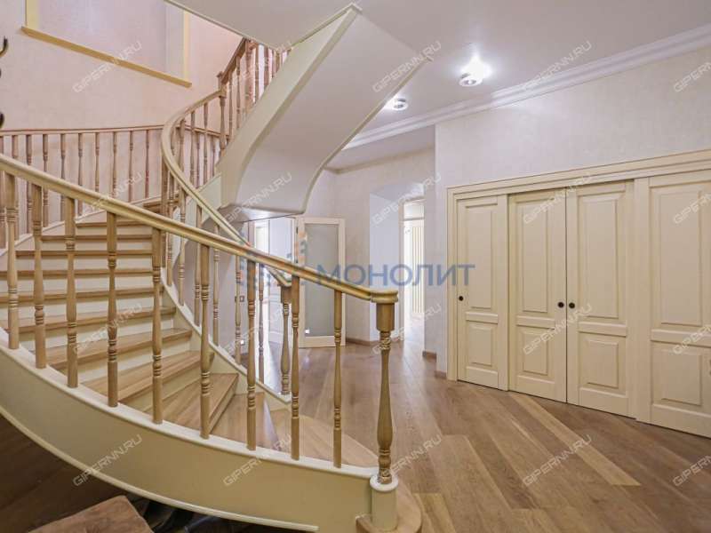 пятикомнатная квартира на Большой Покровской улице дом 14