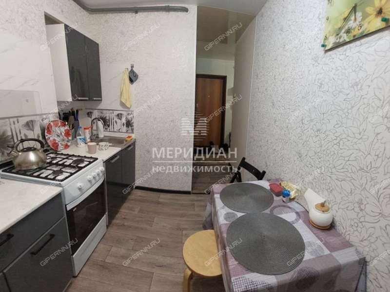 трёхкомнатная квартира на улице Героя Шнитникова дом 20