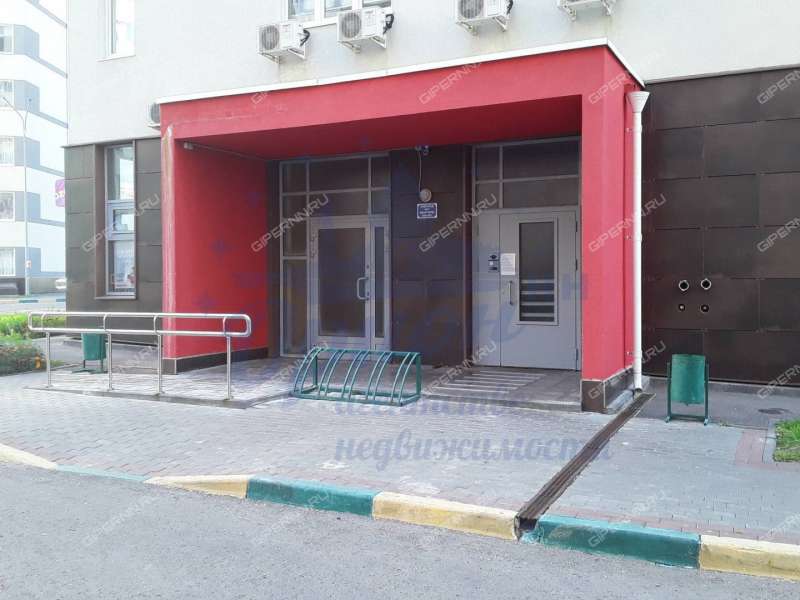 четырёхкомнатная квартира на улице Маршала Баграмяна дом 2