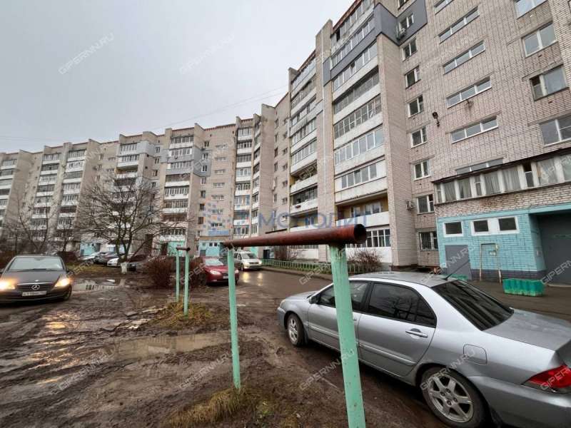 трёхкомнатная квартира на улице Петрищева дом 14 город Дзержинск