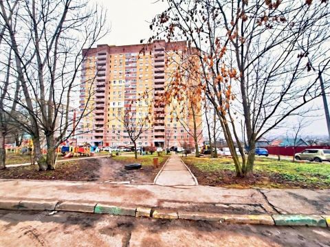 1-komnatnaya-ul-vyatskaya-d-1 фото