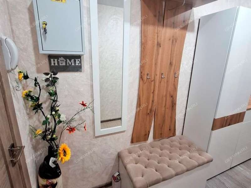 двухкомнатная квартира на Изобильной улице дом 8