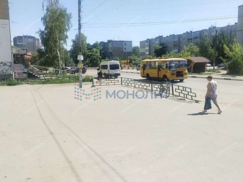 здание под торговую площадь, недвижимость под общепит в 2-м микрорайоне город Бор