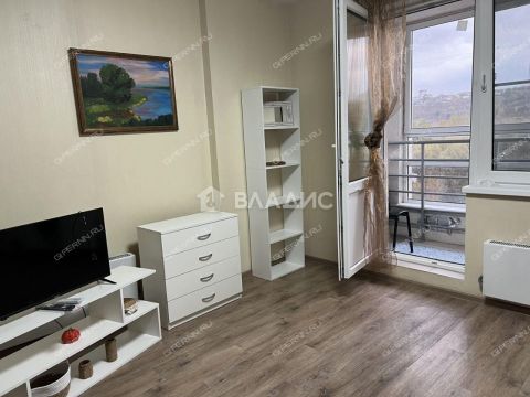 3-komnatnaya-ul-levoberezhnaya-d-5 фото