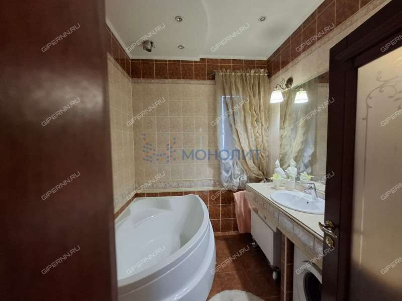 трёхкомнатная квартира на улице Октябрьской Революции дом 60