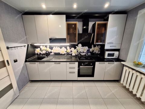 3-komnatnaya-ul-arkadiya-gaydara-d-26 фото