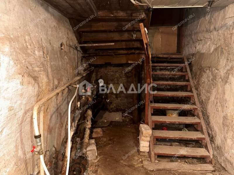 трёхкомнатная квартира на Плетневской улице дом 9