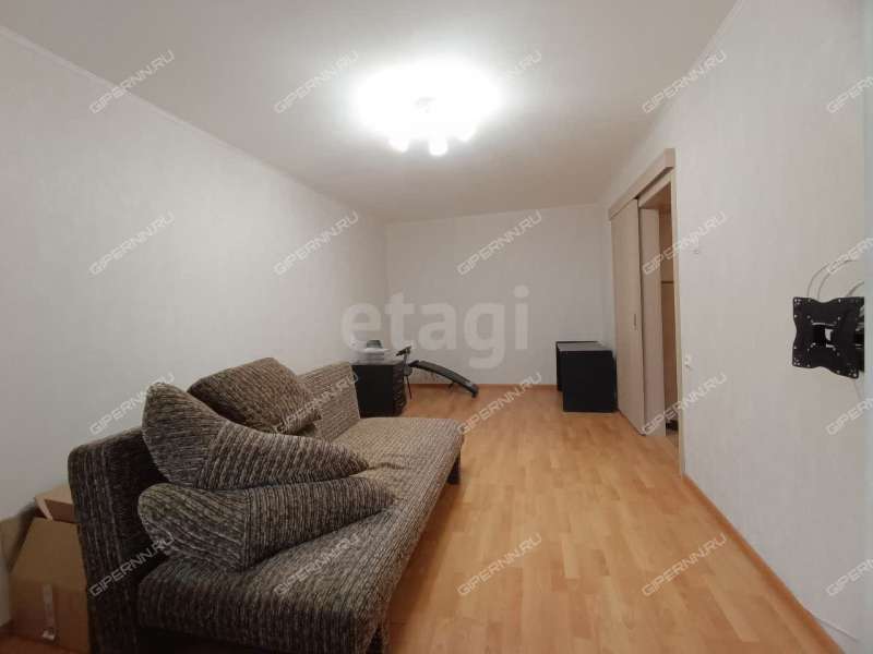 двухкомнатная квартира на улице Верхнепечёрская дом 12