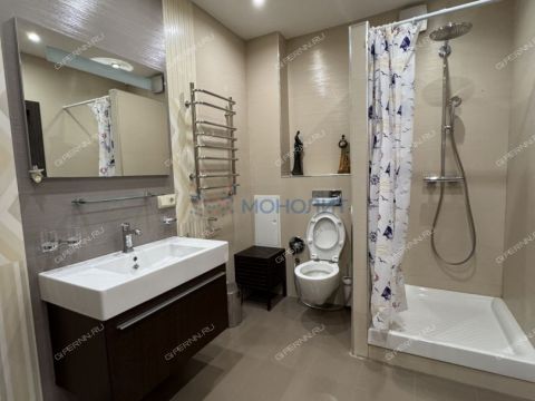 4-komnatnaya-ul-bonch-bruevicha-d-8a фото