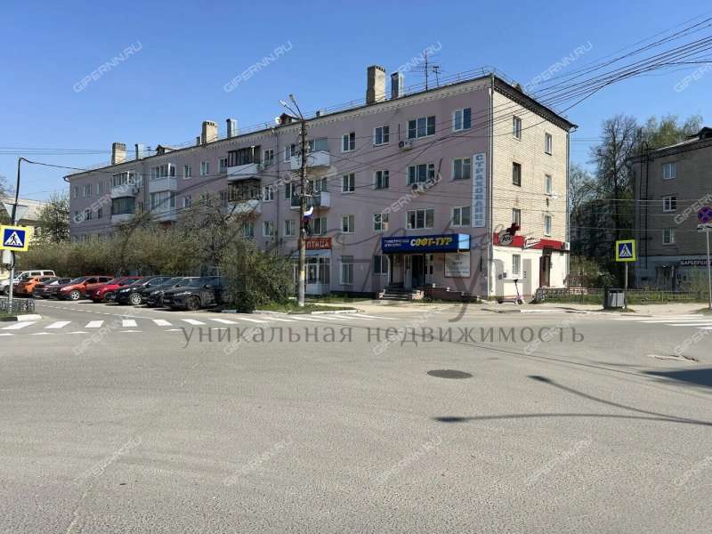 помещение под торговую площадь на Октябрьской улице город Бор