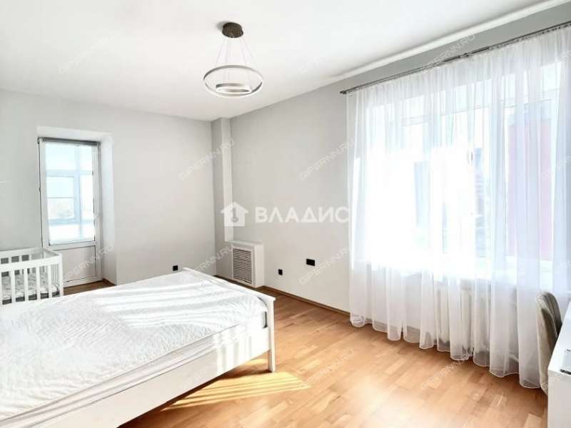 трёхкомнатная квартира на Кстовской улице дом 5 город Кстово