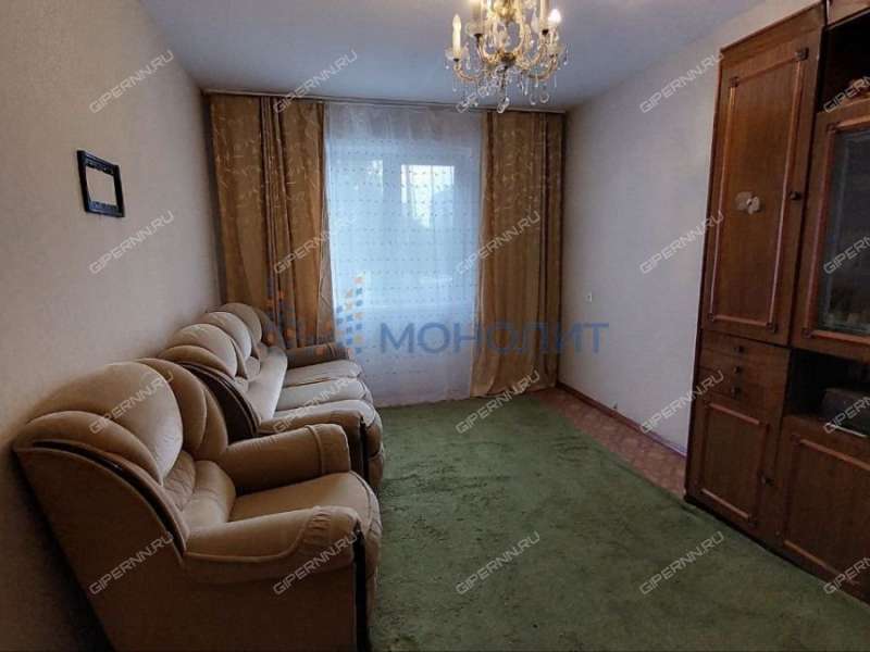 трёхкомнатная квартира на улице Краснодонцев дом 11А