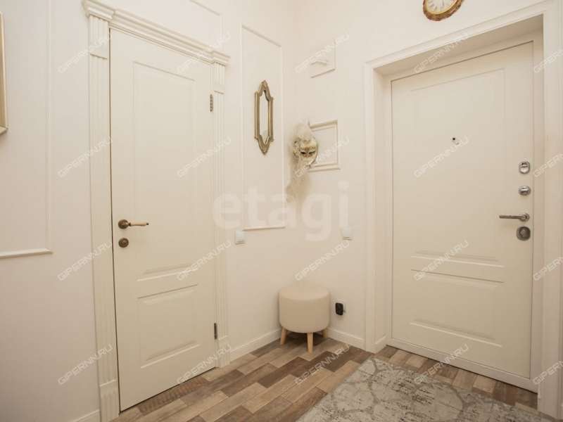 трёхкомнатная квартира на улице Июльских Дней дом 1 к2