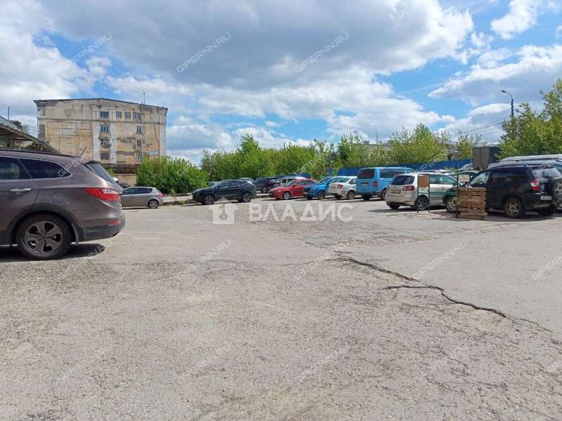 здание под офис, торговую площадь на улице Геологов