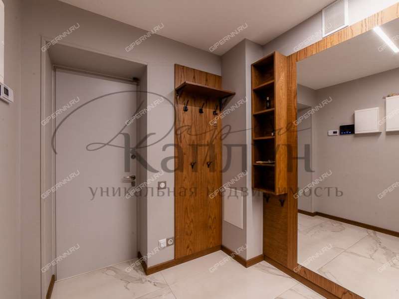 четырёхкомнатная квартира на улице Октябрьской Революции дом 45