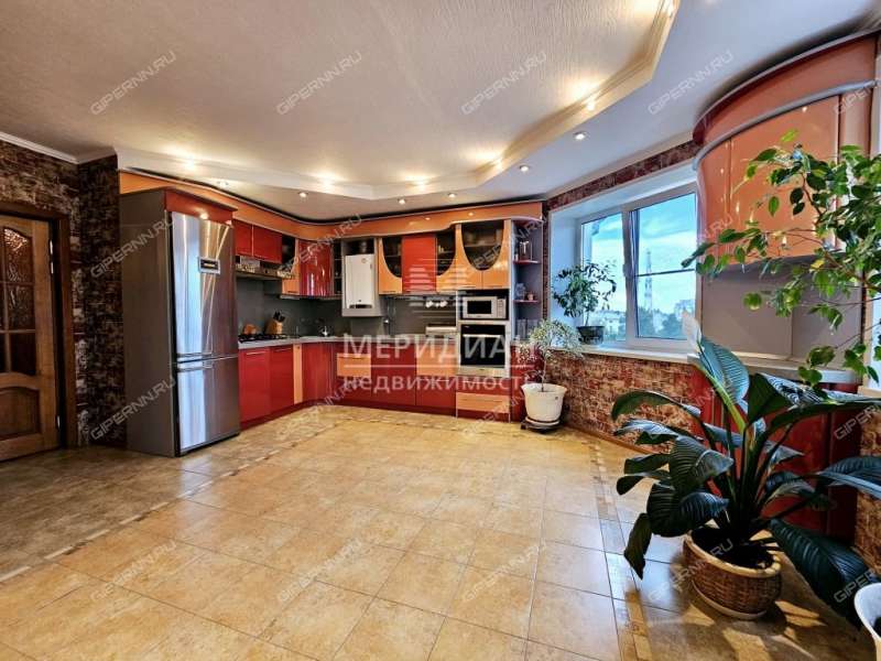 трёхкомнатная квартира на улице Ленина дом 161/2 город Бор