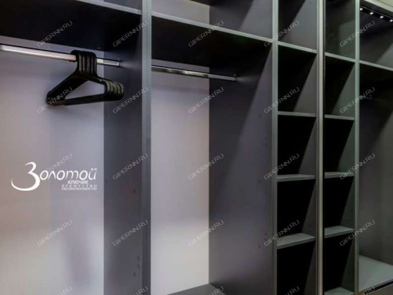 трёхкомнатная квартира на Светлогорской улице дом 6