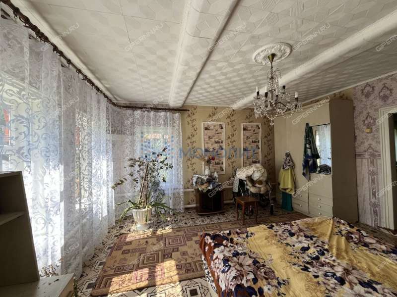 дом на Центральной улице село Настино