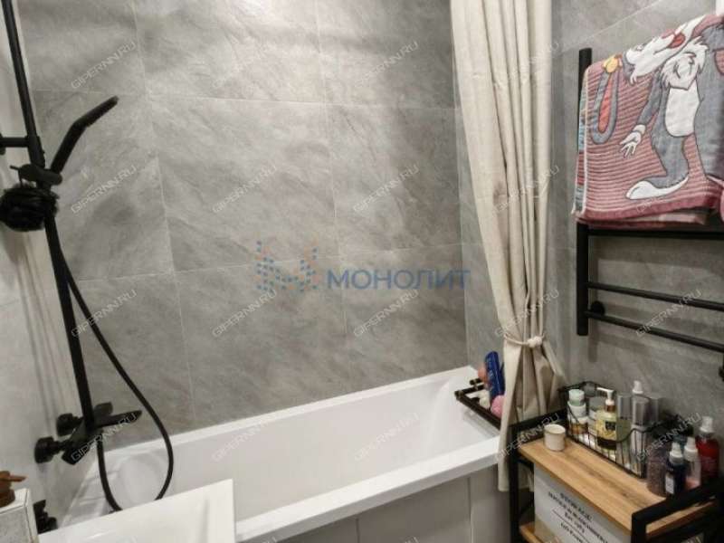 трёхкомнатная квартира на улице Коминтерна дом 16