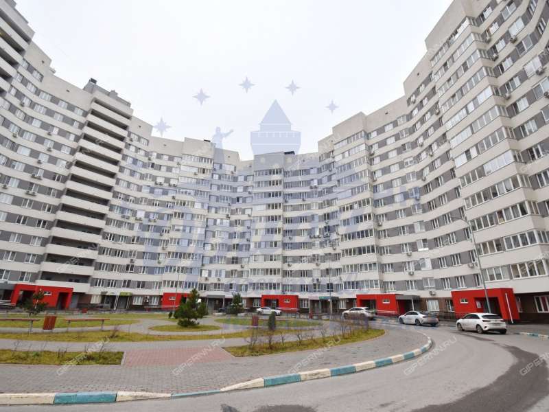 трёхкомнатная квартира на улице Маршала Баграмяна дом 4