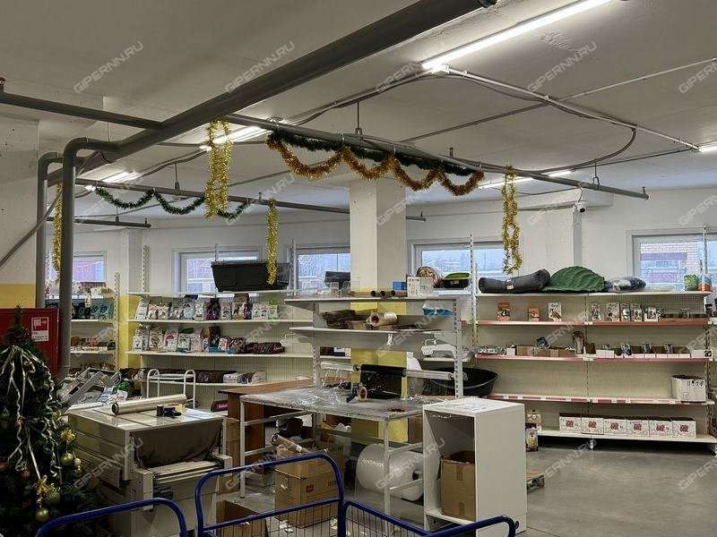 помещение под торговую площадь на Салганской улице