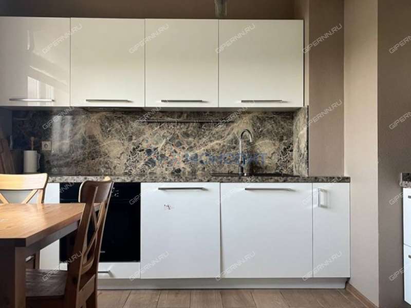 трёхкомнатная квартира на улице Родионова дом 27